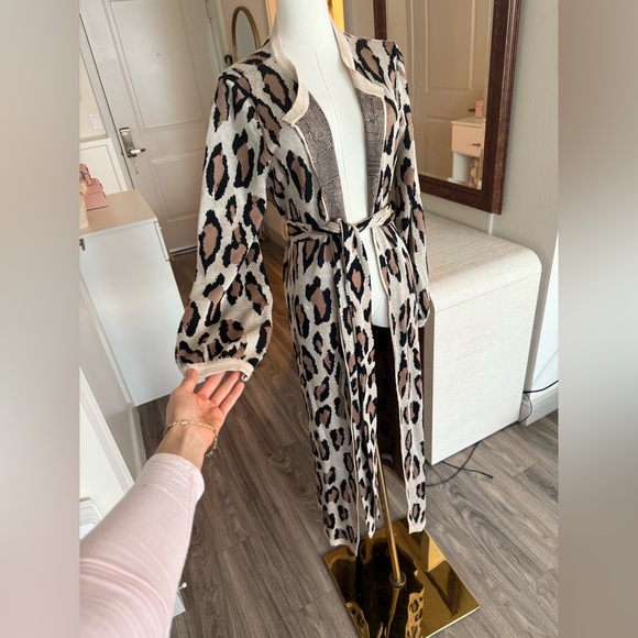 NWT Fate animal print long cardigan waist tie knit long cheetah print cardigan L - Picture 10 of 15